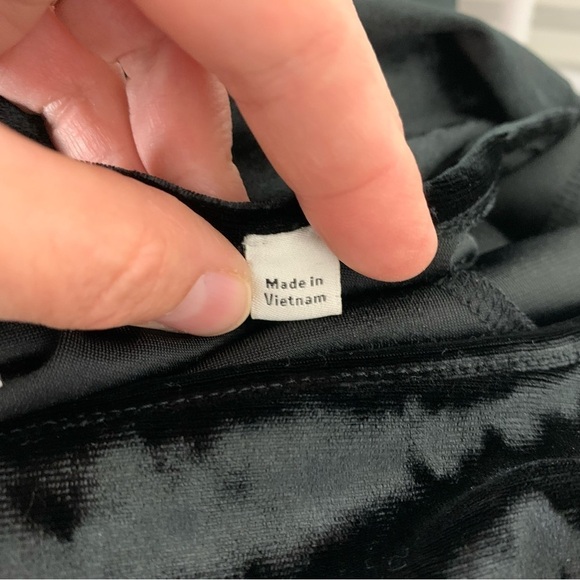 Vince Crushed Velvet Square Neck Top Womens M Black Romantic Velour Witchy Goth - Picture 12 of 16